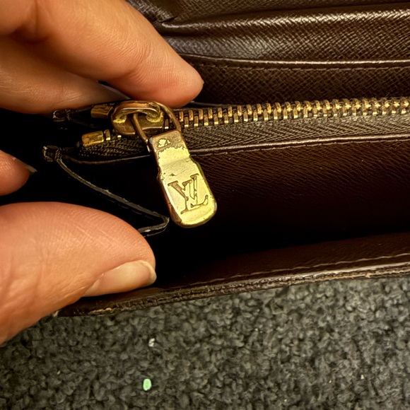 Louis Vuitton Sarah Leather Wallet - Picture 13 of 15